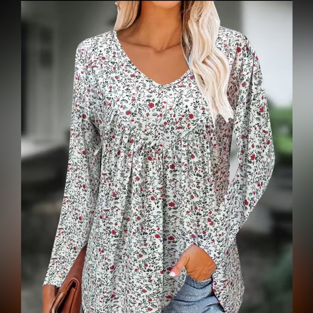 Floral print pleated front top